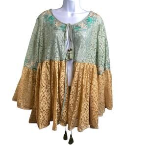 Anthropologie Kitsch & Pop Women's Lace Poncho Top Size M/L Boho Vintage Vibes